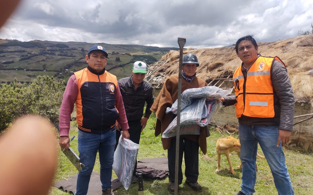 GOBIERNO PROVINCIAL ENTREGA BIENES DE AYUDA HUMANITARIA A FAMILIAS AFECTADAS POR FUERTES VIENTOS