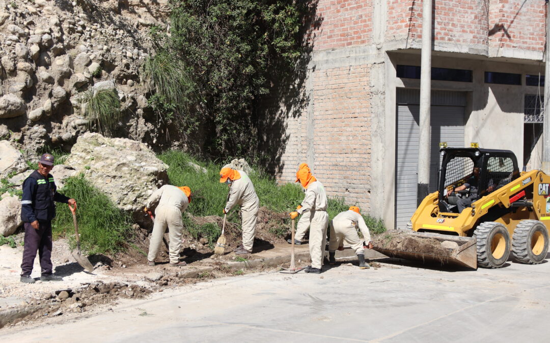 MUNICIPALIDAD PROVINCIAL CONTINUA CON LA LIMPIEZA DE CALLES